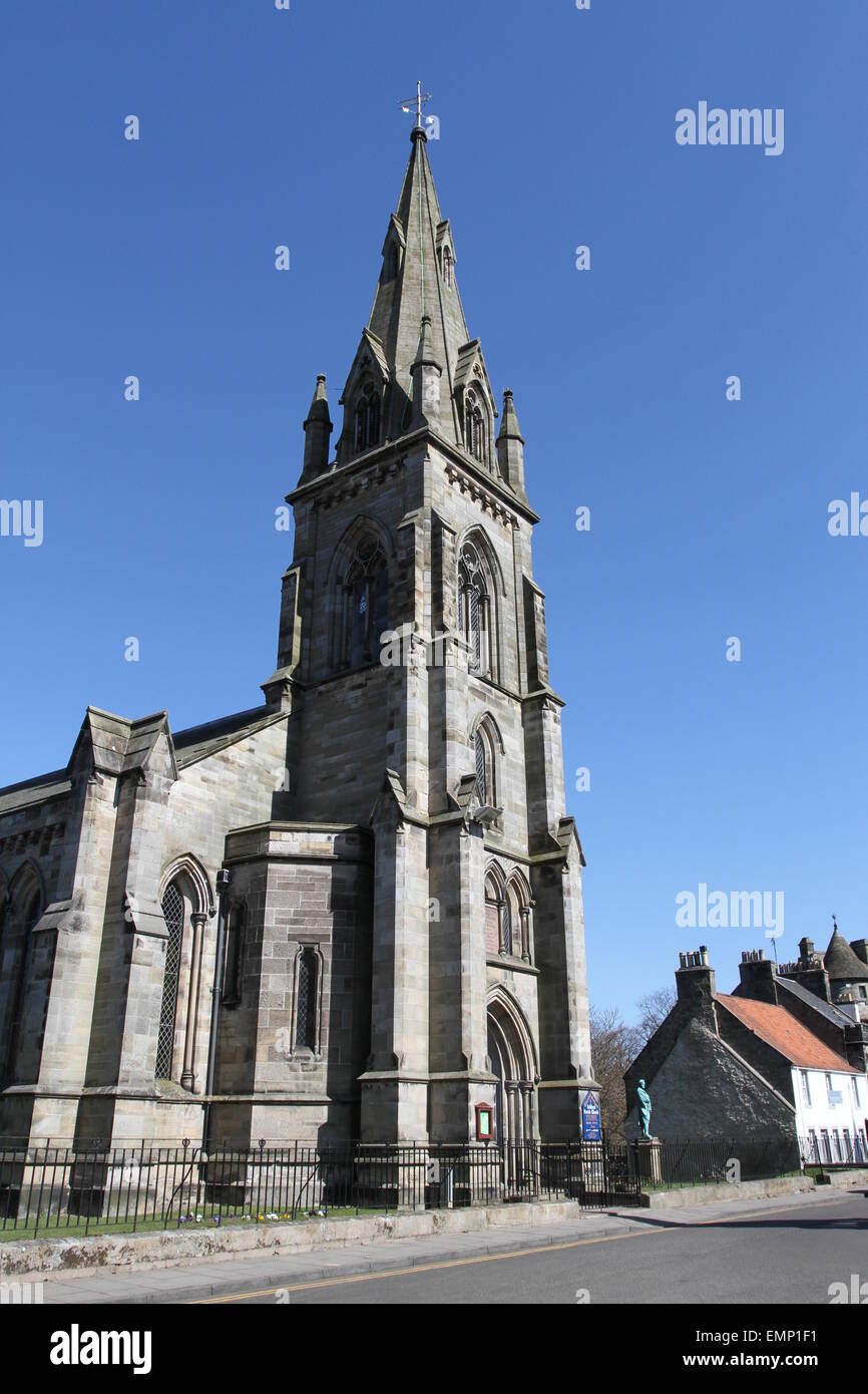 Esterno del Falkland chiesa parrocchiale Fife Scozia Aprile 2015 Foto Stock