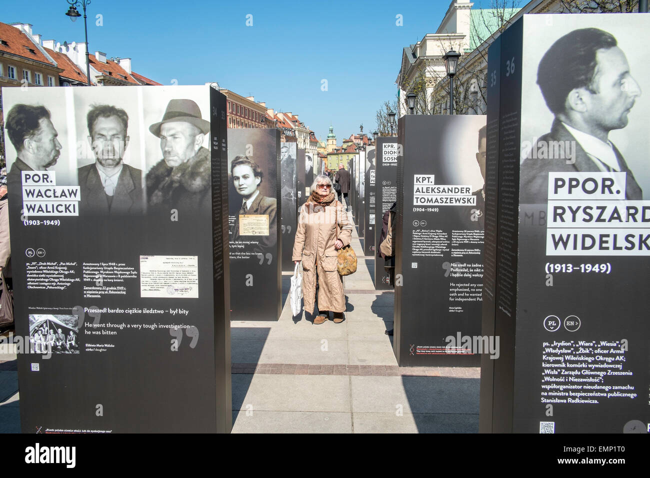 Foto memoriale per le vittime del regime comunista in Polonia, Krakowskie Przedmiescie, Varsavia, Polonia Foto Stock