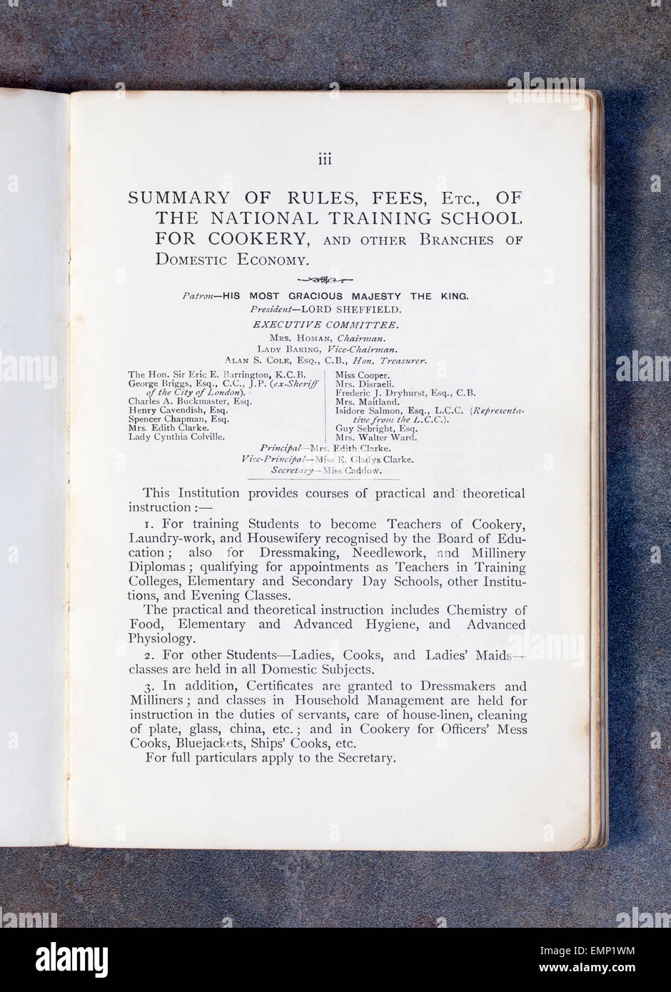 Semplici ricette di cucina - Il manuale ufficiale nazionale della Scuola di Formazione in cucina Foto Stock