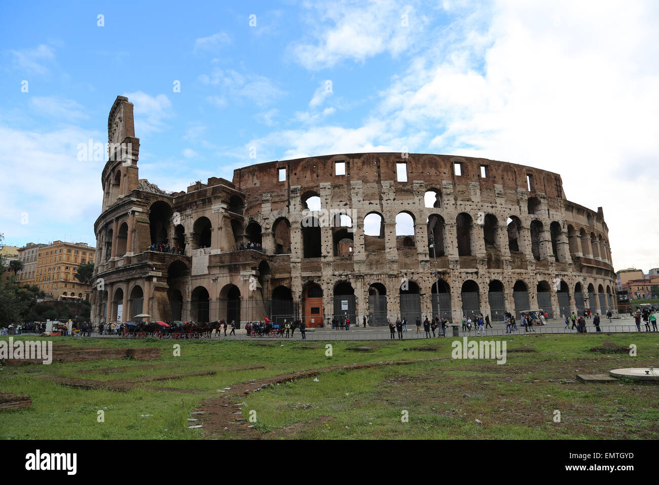 Colosseo roma costruzione immagini e fotografie stock ad alta risoluzione -  Alamy