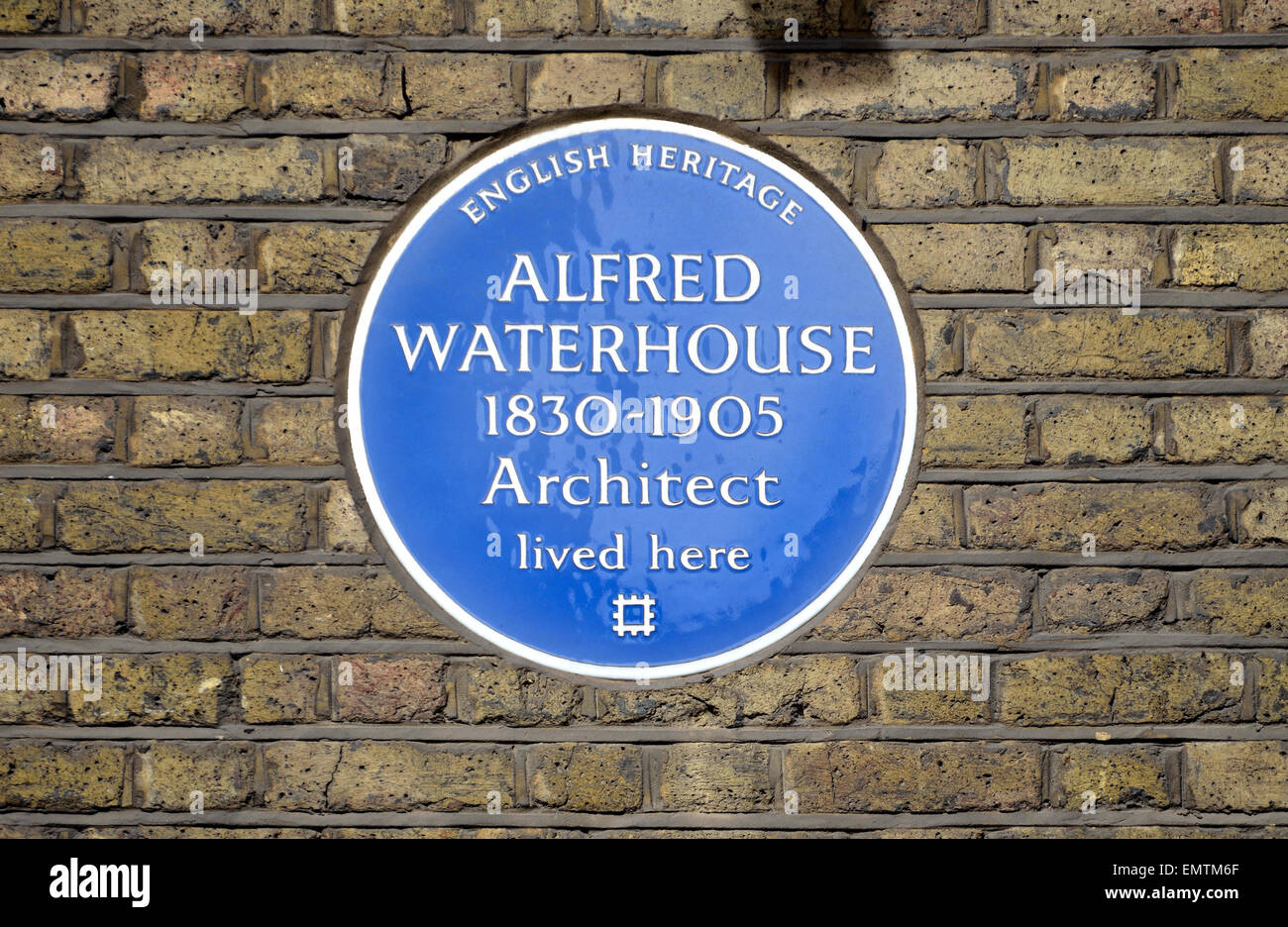 Londra, Inghilterra, Regno Unito. Blu Commemorative Plaque: "Alfred Waterhouse (1830-1905), architetto vissuto qui." 61 Nuovo Cavendish Street Foto Stock