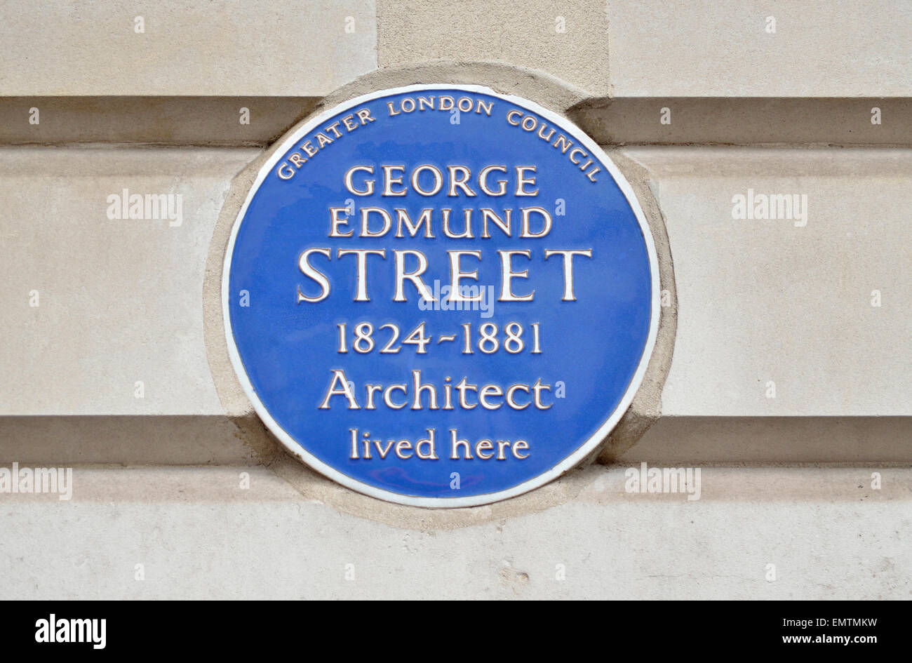 Londra, Inghilterra, Regno Unito. Blu Commemorative Plaque: 'George Edmund Street 1824-1881 architetto vissuto qui' 14 Cavendish Place Foto Stock