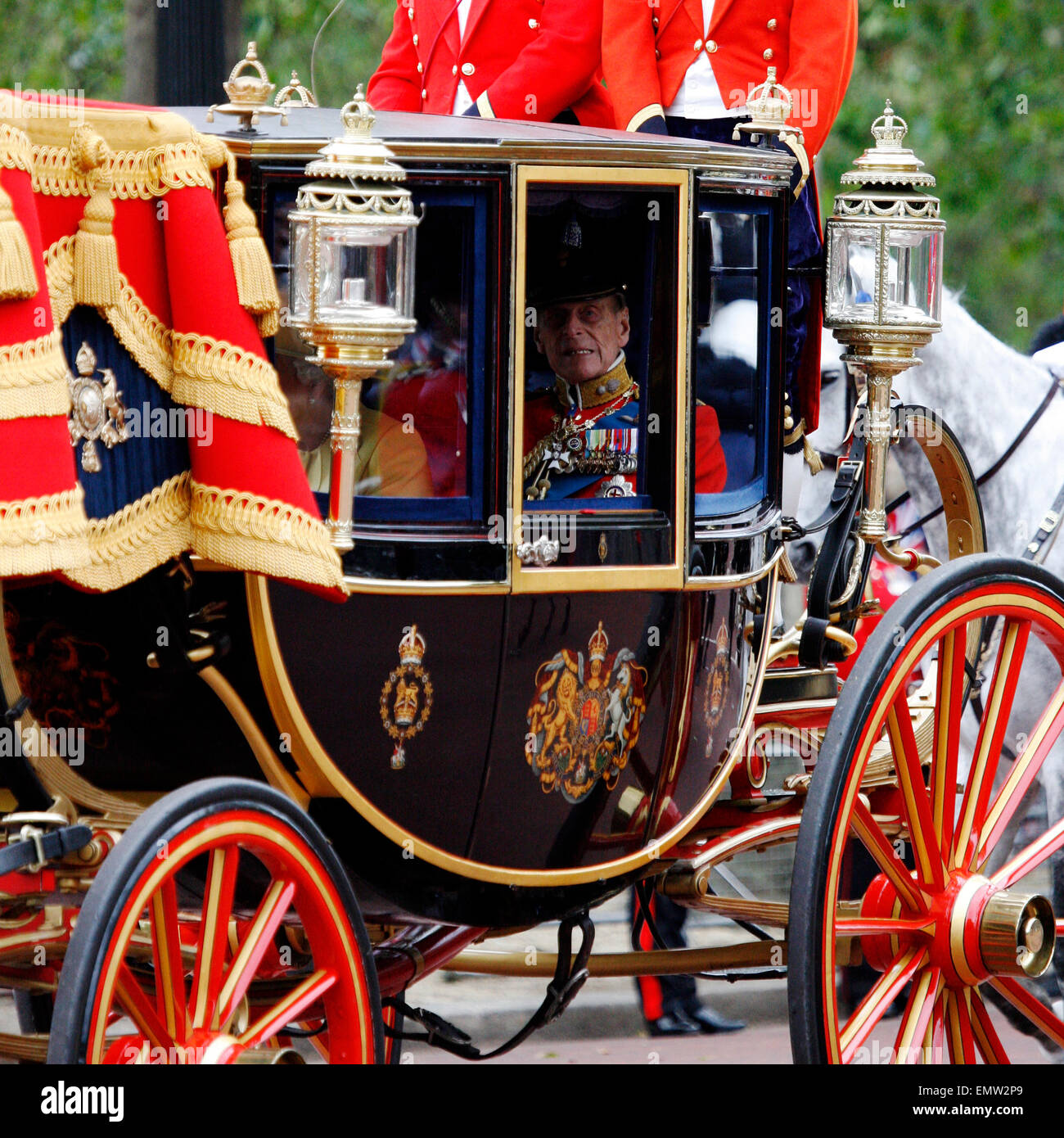 London, Regno Unito - 16 Giugno 2012: il Principe Filippo del sedile sulla Royal Coach presso la Queen's Birthday Parade. Regina il compleanno Parade svolgerà Foto Stock