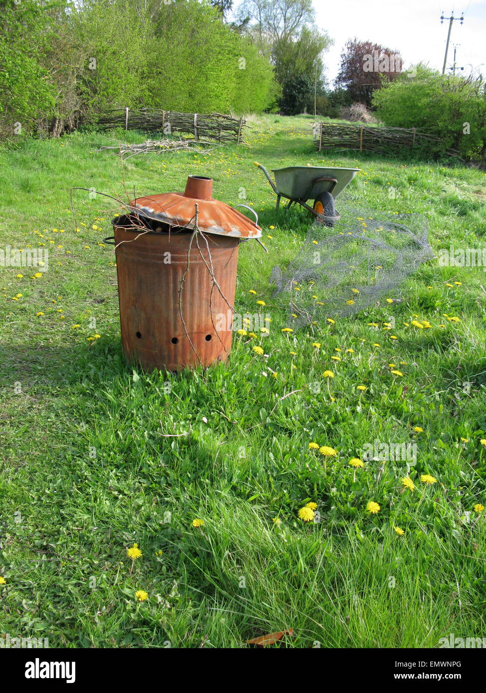 Inceneritore Da Giardino In Acciaio Zincato - 90 Litri, Con Coperchio E Canna Fumaria - Foto 8