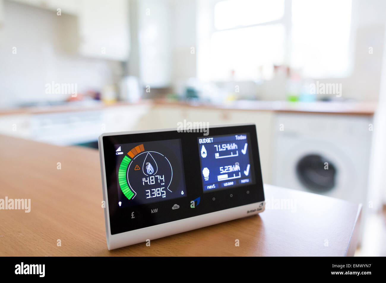 British Gas smart energy monitor in cucina Foto Stock