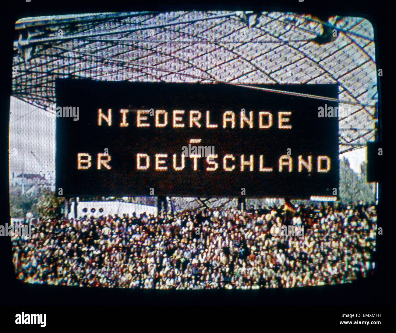 Die Anzeigetafel zeigt Die Begegnung im Endspiel der Fußball Weltmeisterschaft 1974 un, Deutschland 1970er Jahr. Il leader del cinghiale Foto Stock