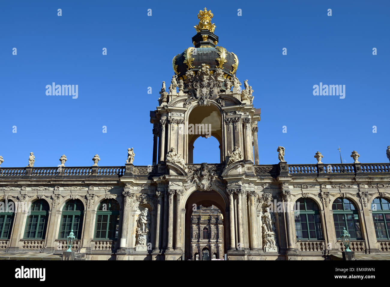 Crown Gate, il barocco torre arcuata di ingresso principale di Zwinger, Dresda, Sassonia, Germania. Foto Stock