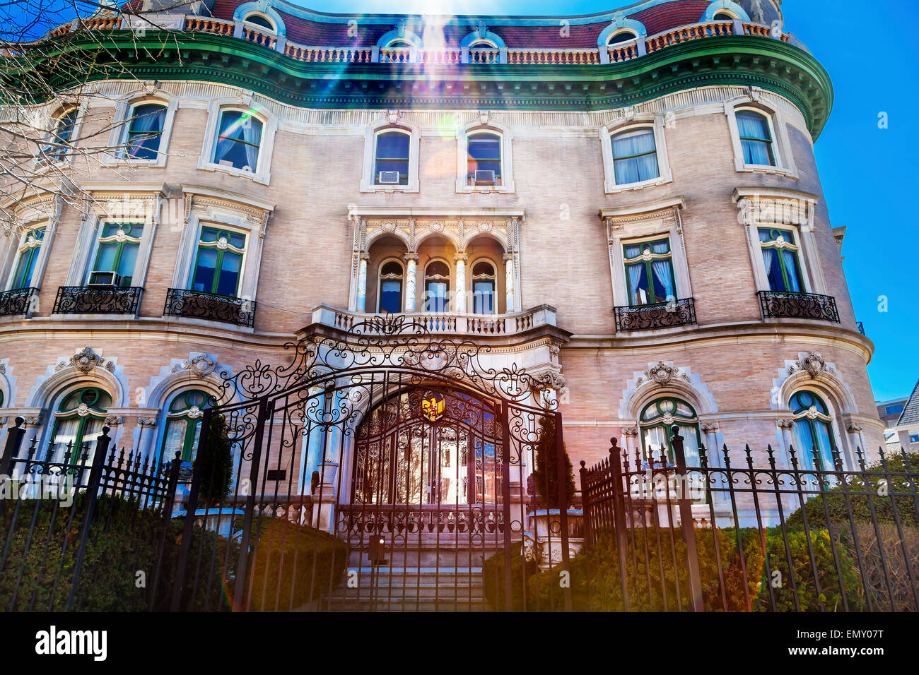 Ambasciata indonesiana Lens Flare Sunligiht Embassy Row Massachusetts Avenue a Washington DC Foto Stock