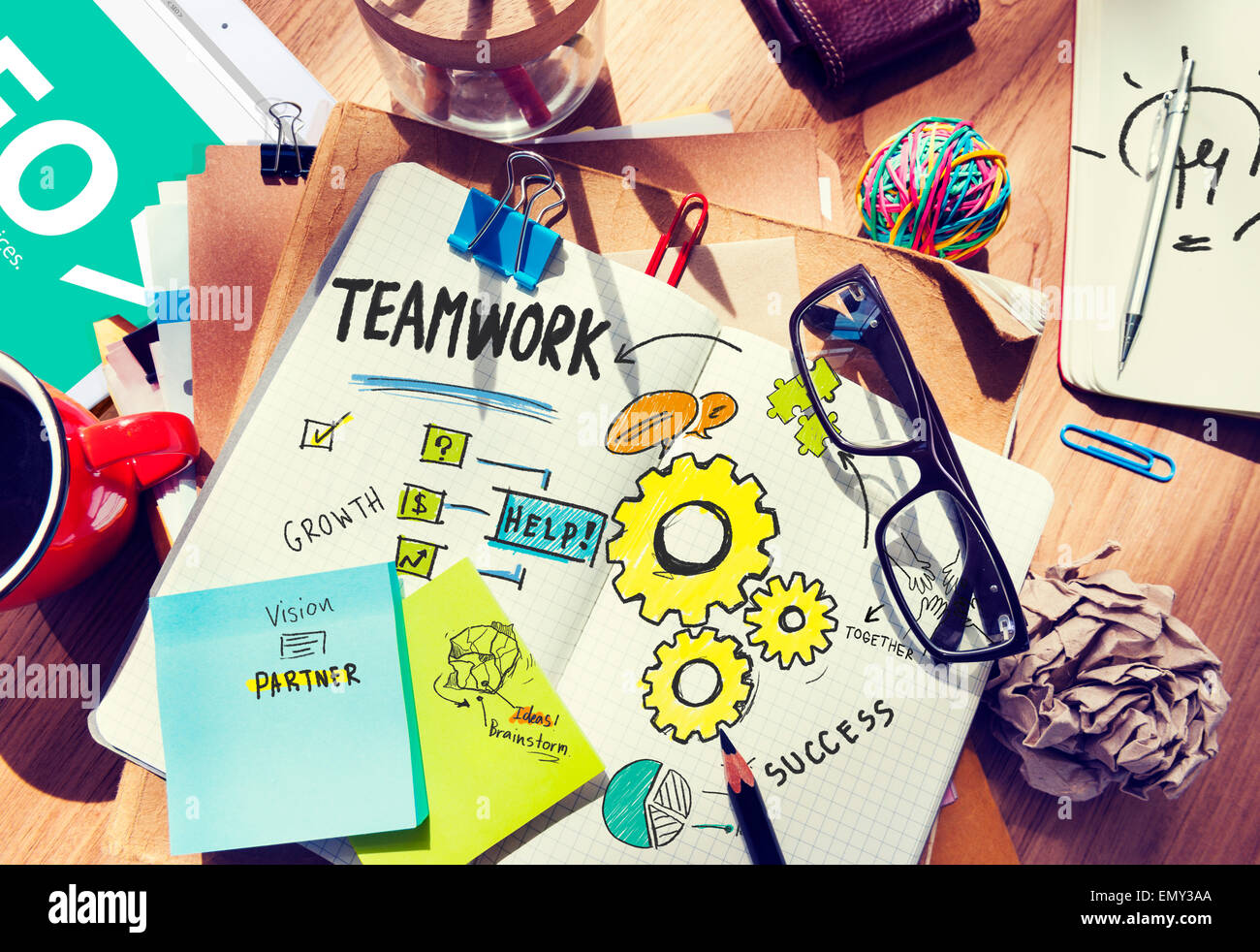 Il lavoro di squadra Squadra insieme collaborazione Desk Office concetto Workplace Foto Stock