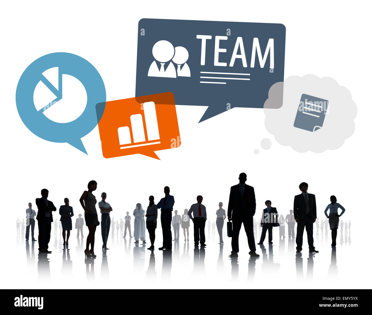 Sagome di uomini di affari che il lavoro di squadra con i simboli di Business Foto Stock