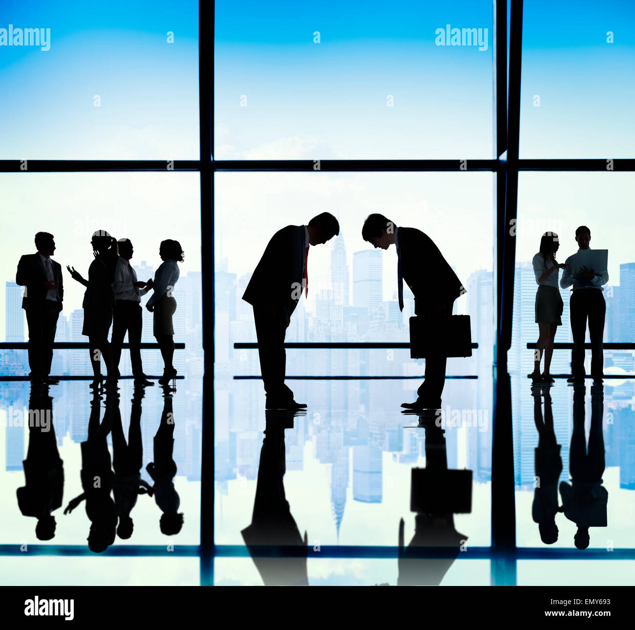 Azienda giapponese persone inchinarsi concetto di ufficio Foto Stock