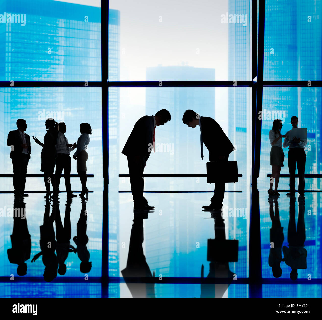 Azienda giapponese persone inchinarsi concetto di ufficio Foto Stock