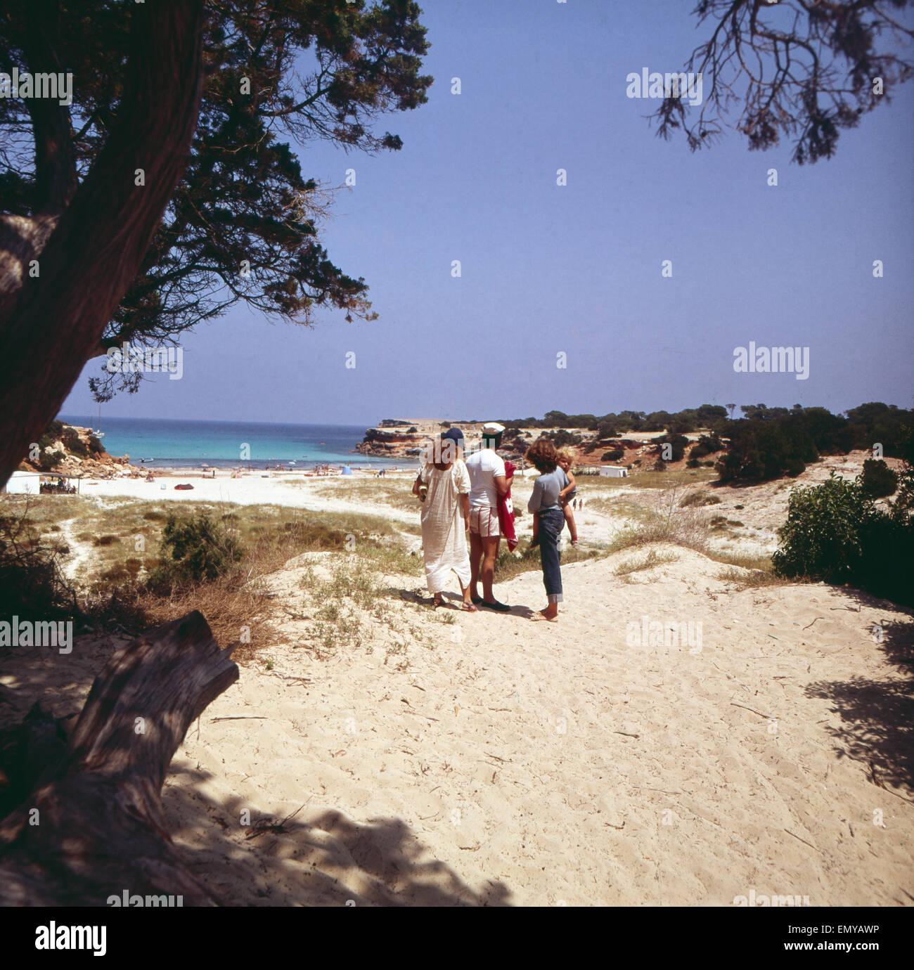 Strandurlaub an der Cala Sahona, Formentera 1970er Jahre. Vacanza al mare a Cala Saona, Formentera 1970s. Foto Stock