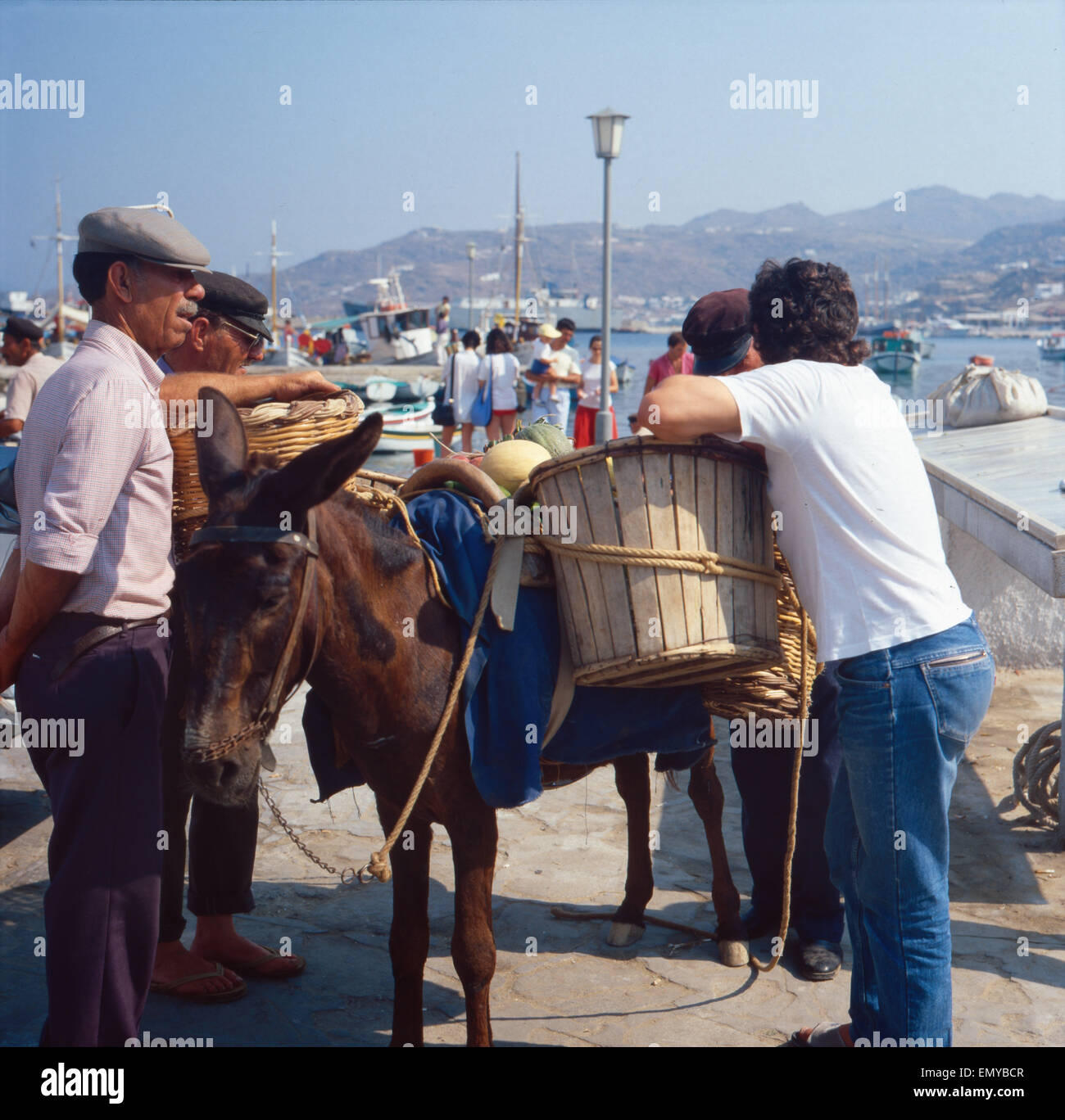 Eine Reise nach Mykonos, Griechenland 1980er Jahre. Viaggio a Mykonos, Grecia degli anni ottanta. Foto Stock