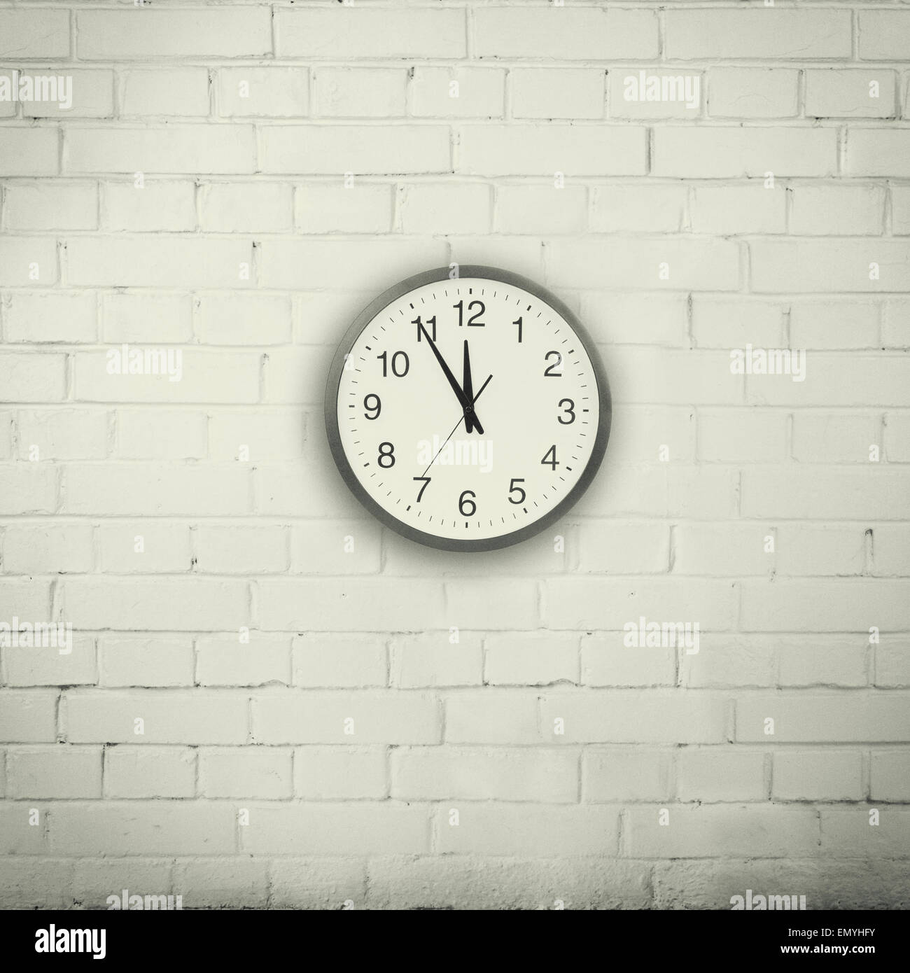 Parete con un orologio Foto Stock