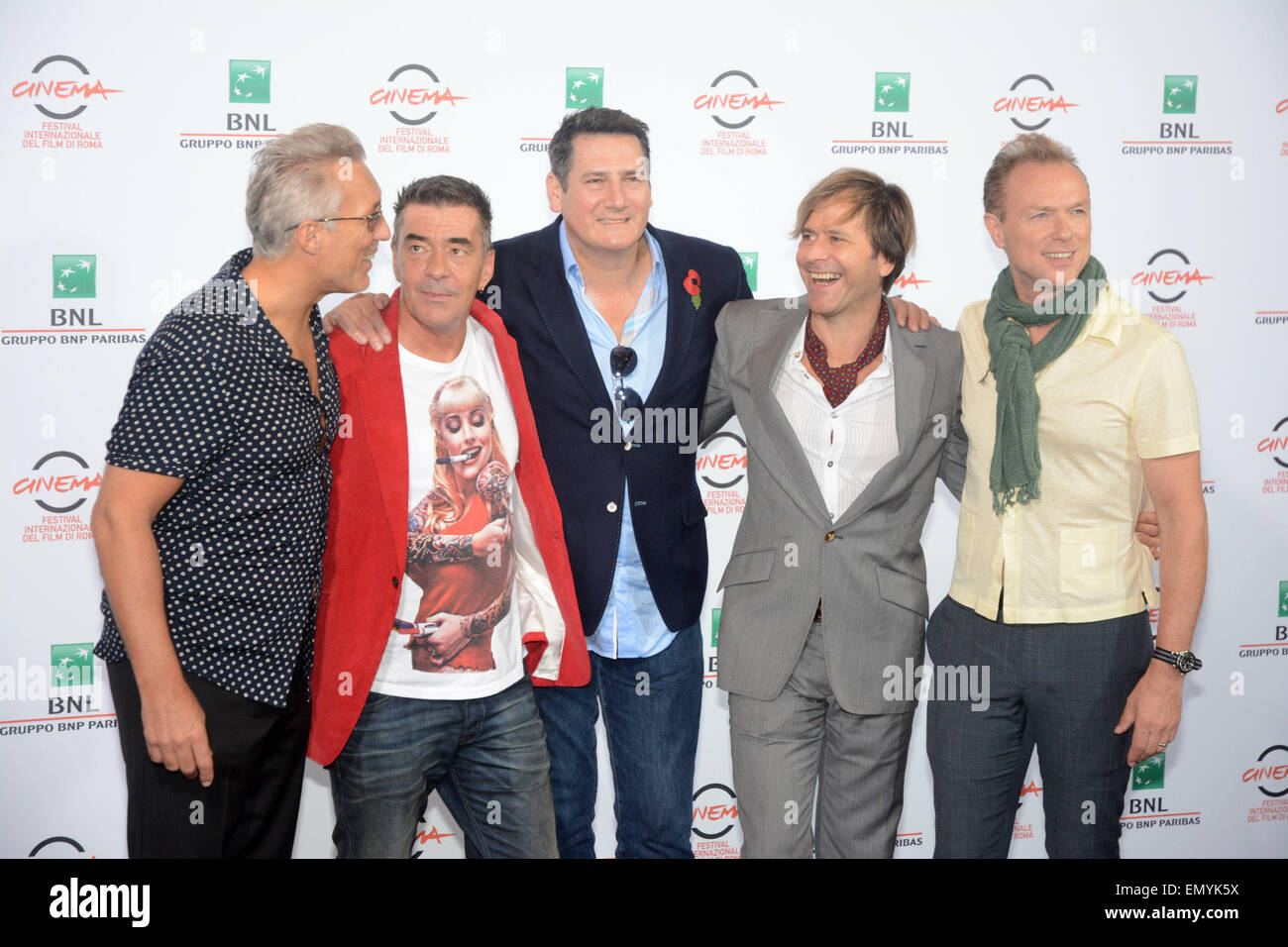 Spandau Ballet durante un photocall per il documentario 'Soul ragazzi di tutto il Mondo Occidentale' a Roma con: Spandau Ballet,Tony Hadley,Martin Kemp,Gary Kemp,Steve Norman,John Keeble dove: Roma, Italia Quando: 20 Ott 2014 Foto Stock
