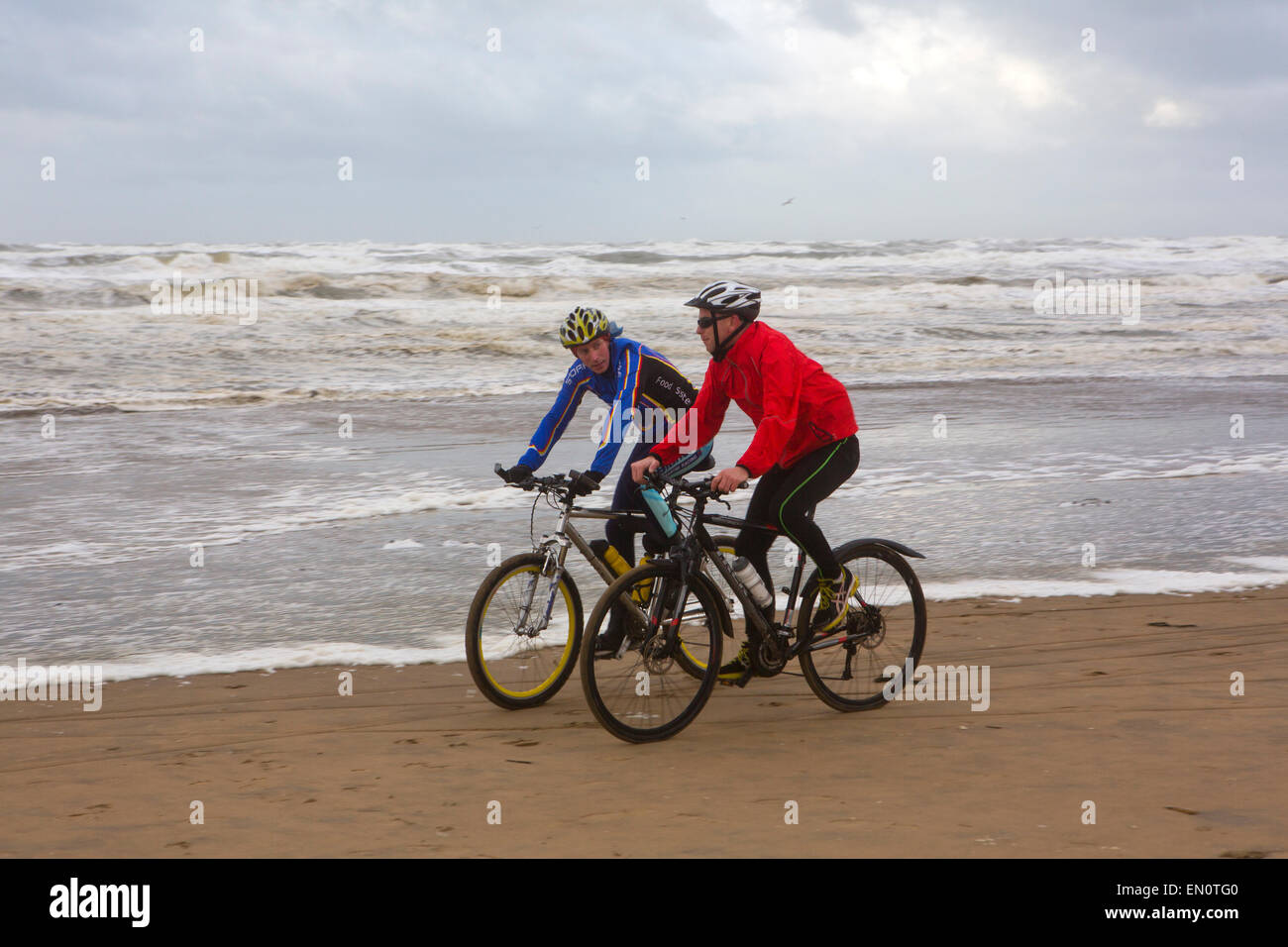 Sport all'aperto presso la spiaggia olandese Foto Stock