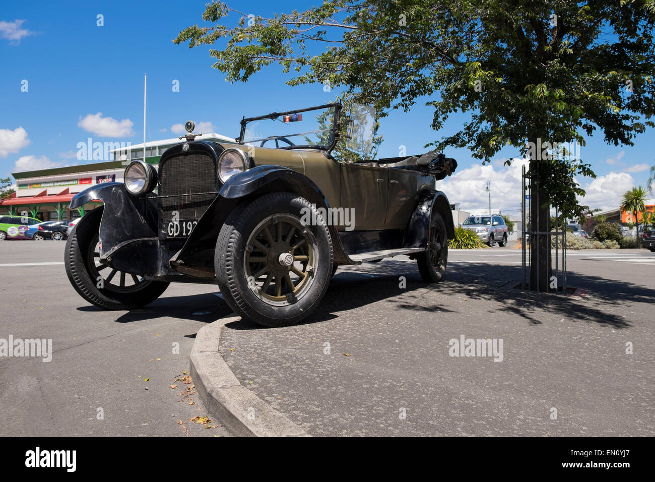 Dodge Fratelli Canada open top tourer, 1920s modello vintage auto parcheggiate in MArtinborough, Nuova Zelanda. Foto Stock
