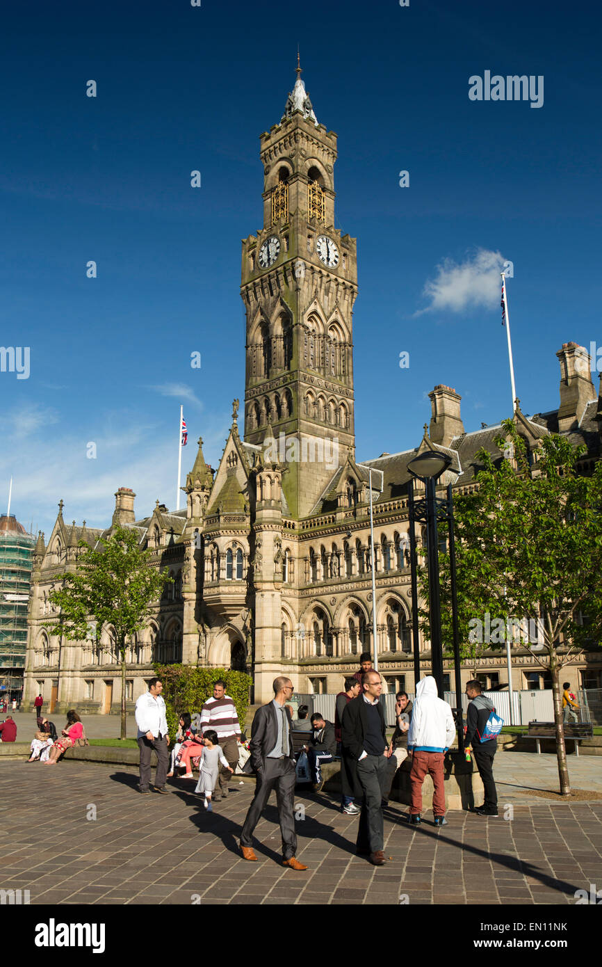 Regno Unito, Inghilterra, Yorkshire, Bradford, Centenary Square, 1873 City Hall di Lockwood e Mawson Foto Stock