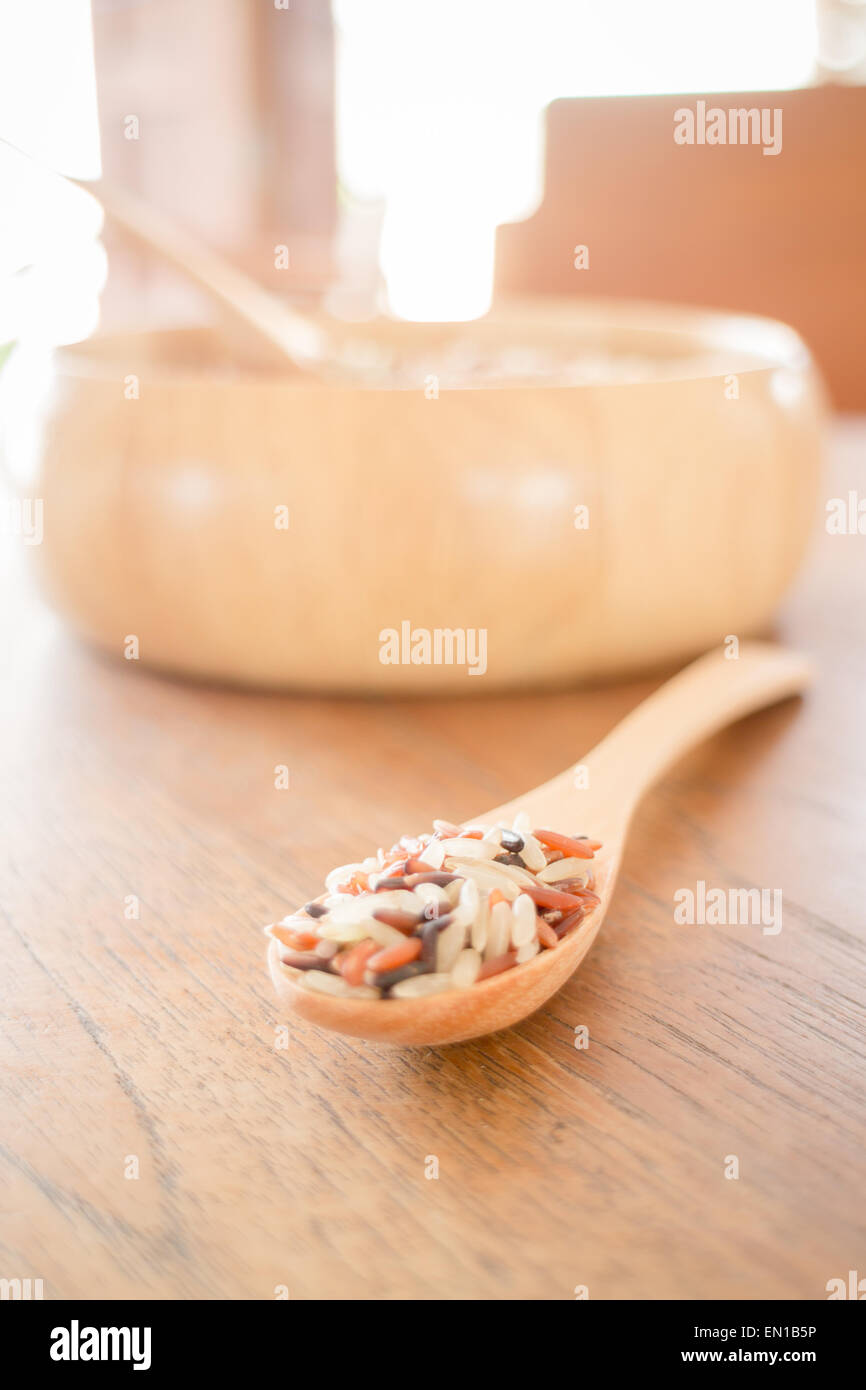 Multi grano intero di organico di riso al gelsomino Foto Stock