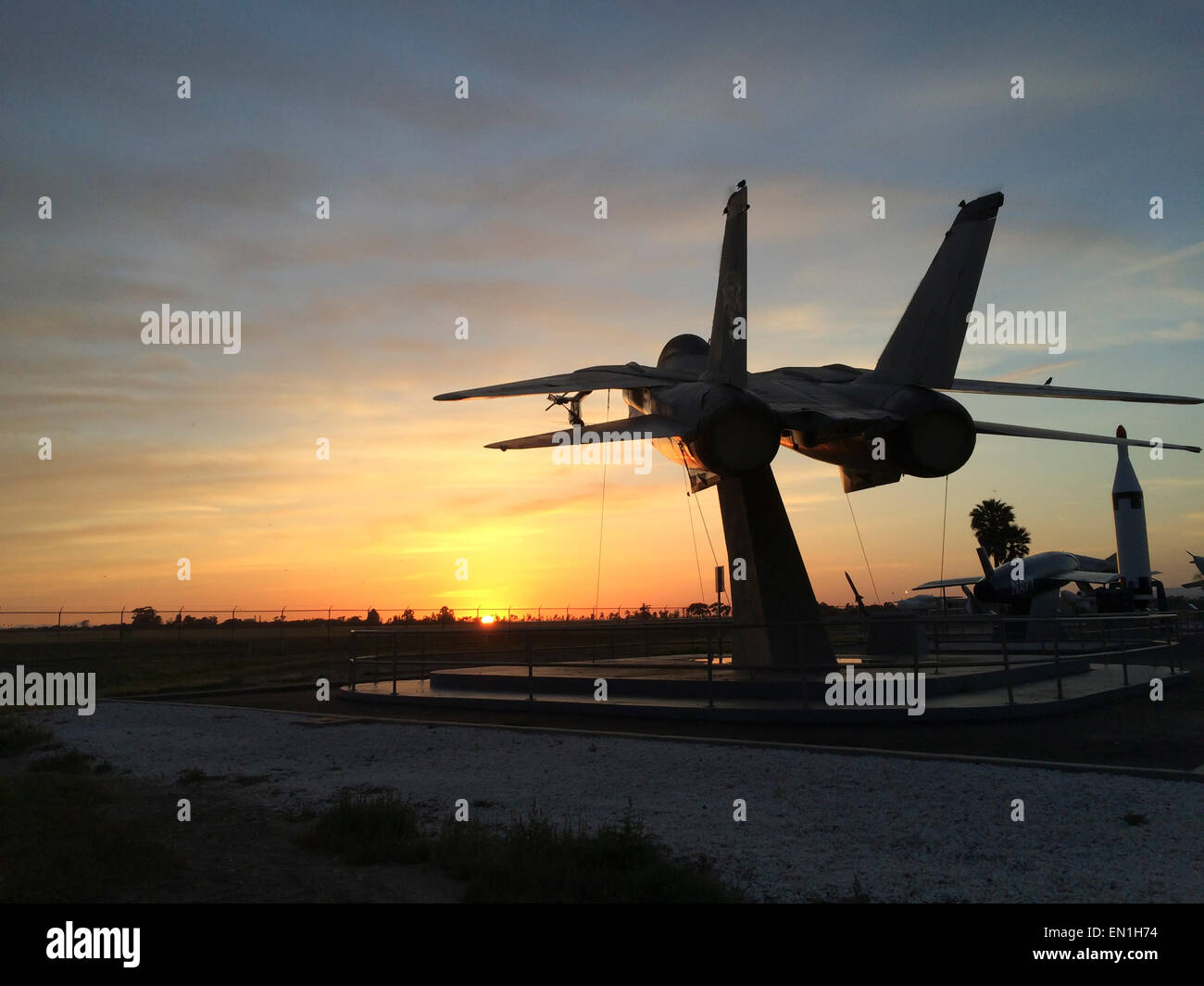 F-14 Tomcat militari USA jet da combattimento, al tramonto, montato per la visualizzazione Foto Stock