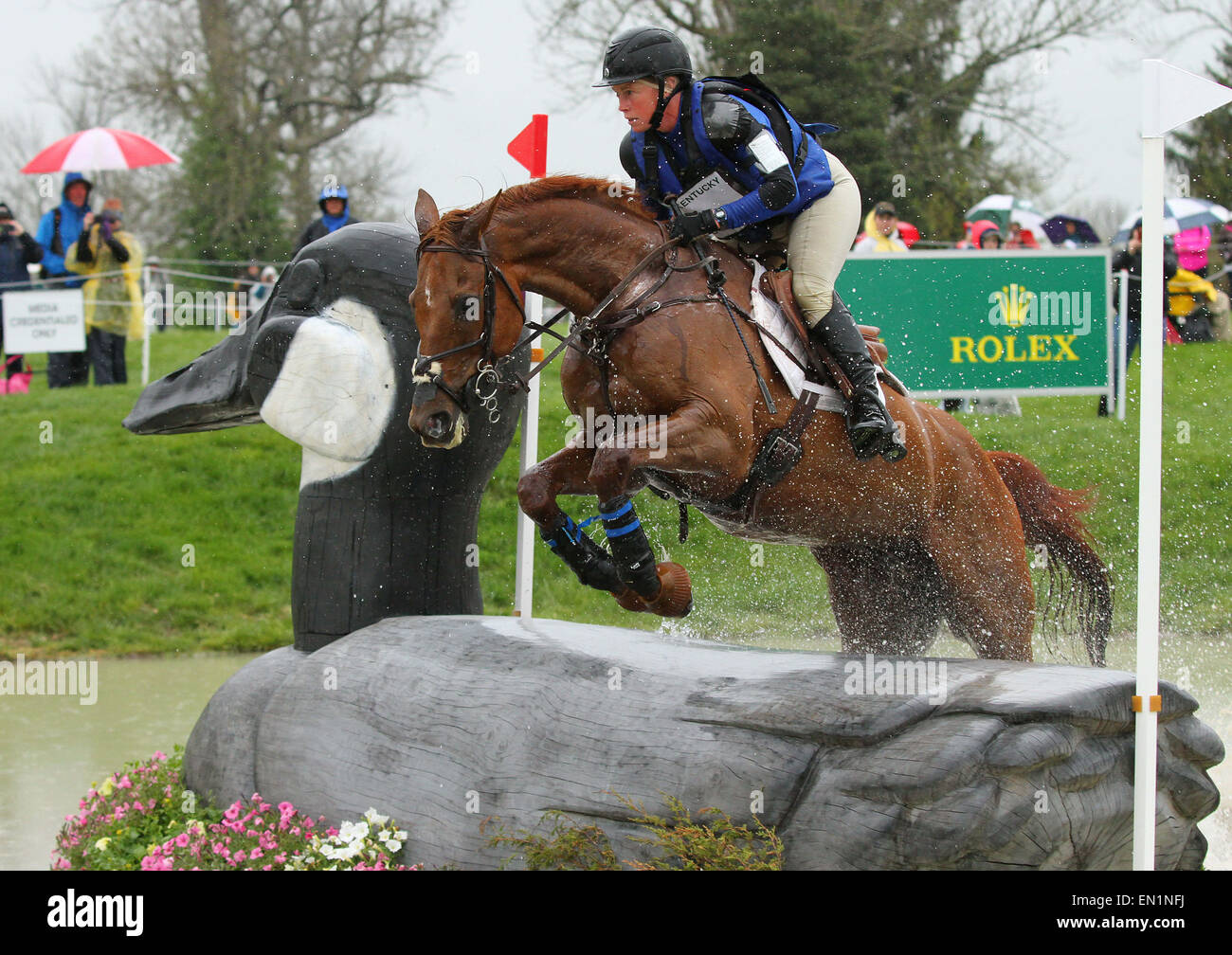 Lexington, KY, Stati Uniti d'America. Xxv Aprile, 2015. Aprile 25, 2015: #1 Shiraz e Colleen Rutledge sul Cross Country corso durante la Rolex tre giorni della manifestazione presso il Kentucky Horse Park in Lexington, KY. Candice Chavez/ESW/CSM/Alamy Live News Foto Stock