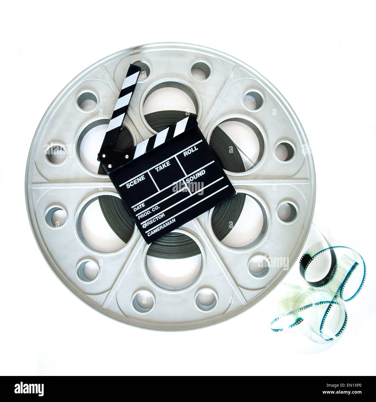 Originale vecchia big movie aspo per 35 mm proiettore cinema caricata con pellicola con battaglio scheda su sfondo neutro, formato quadrato Foto Stock