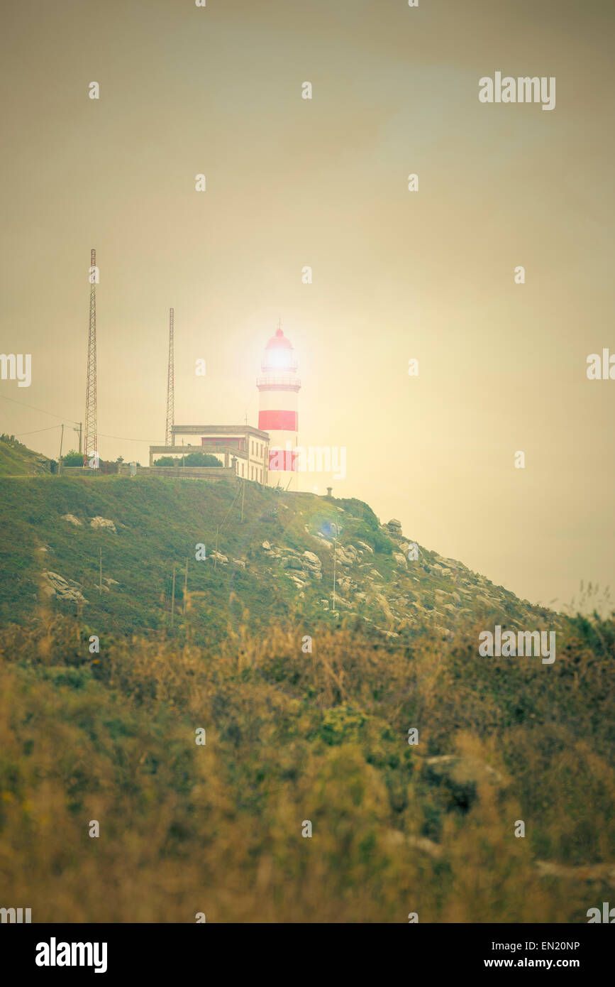 Candele di un faro sulla costa della Galizia, Spagna Foto Stock