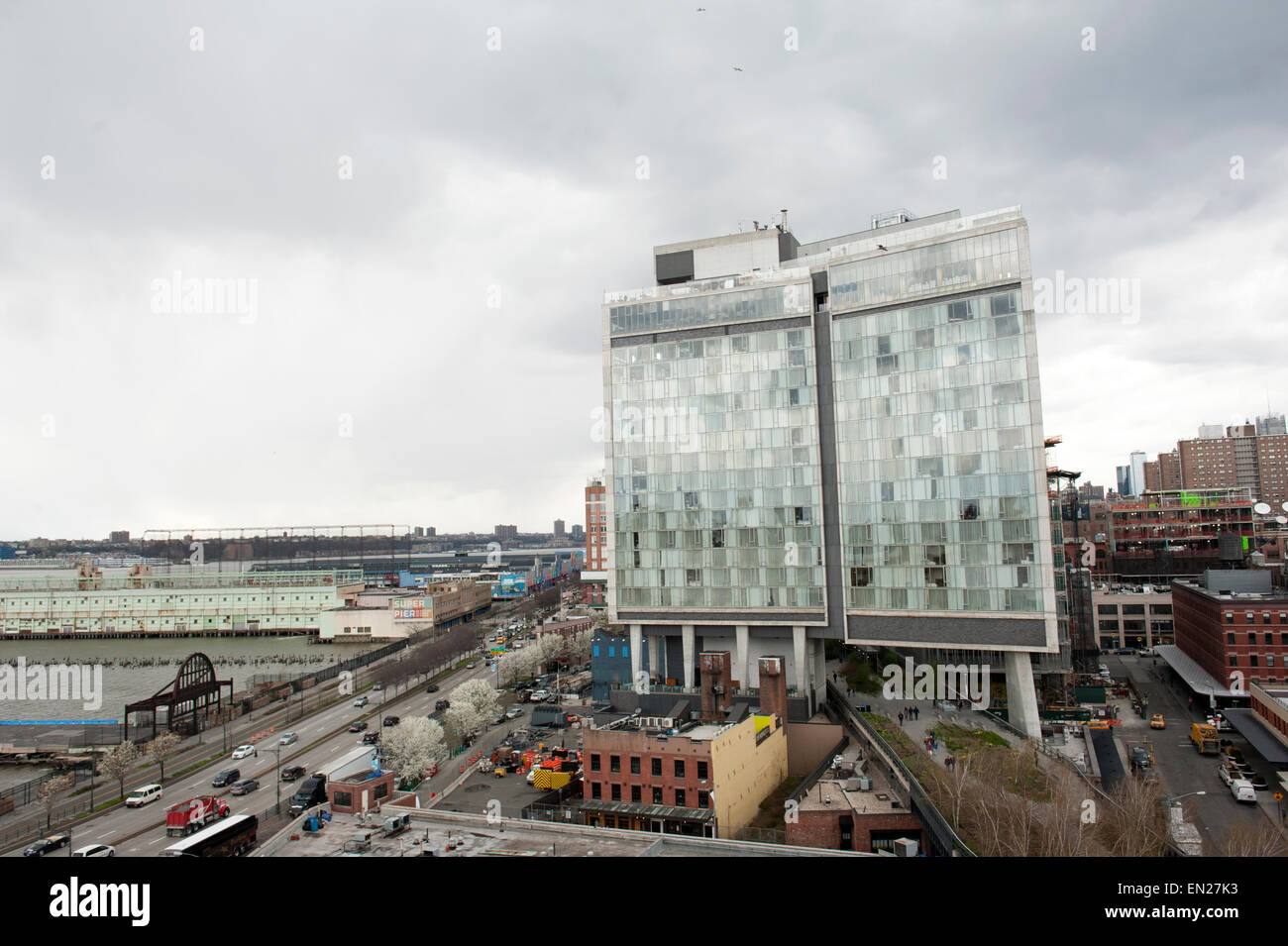 L'Hotel Standard come si vede dalla nuova home page del Whitney Museum of American Art in Manhattan Meatpacking District. Foto Stock