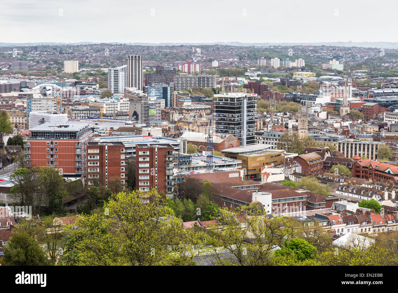 Vista su Bristol da Cabot Tower guardando oltre la principale area dello shopping. Bristol, Regno Unito. Foto Stock