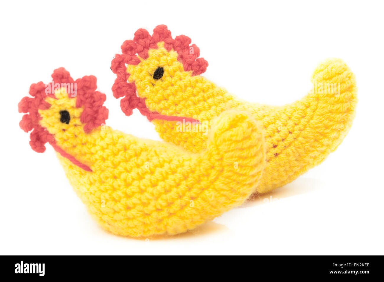 Due maglia gialla pasqua chicken isolato su sfondo bianco Foto Stock