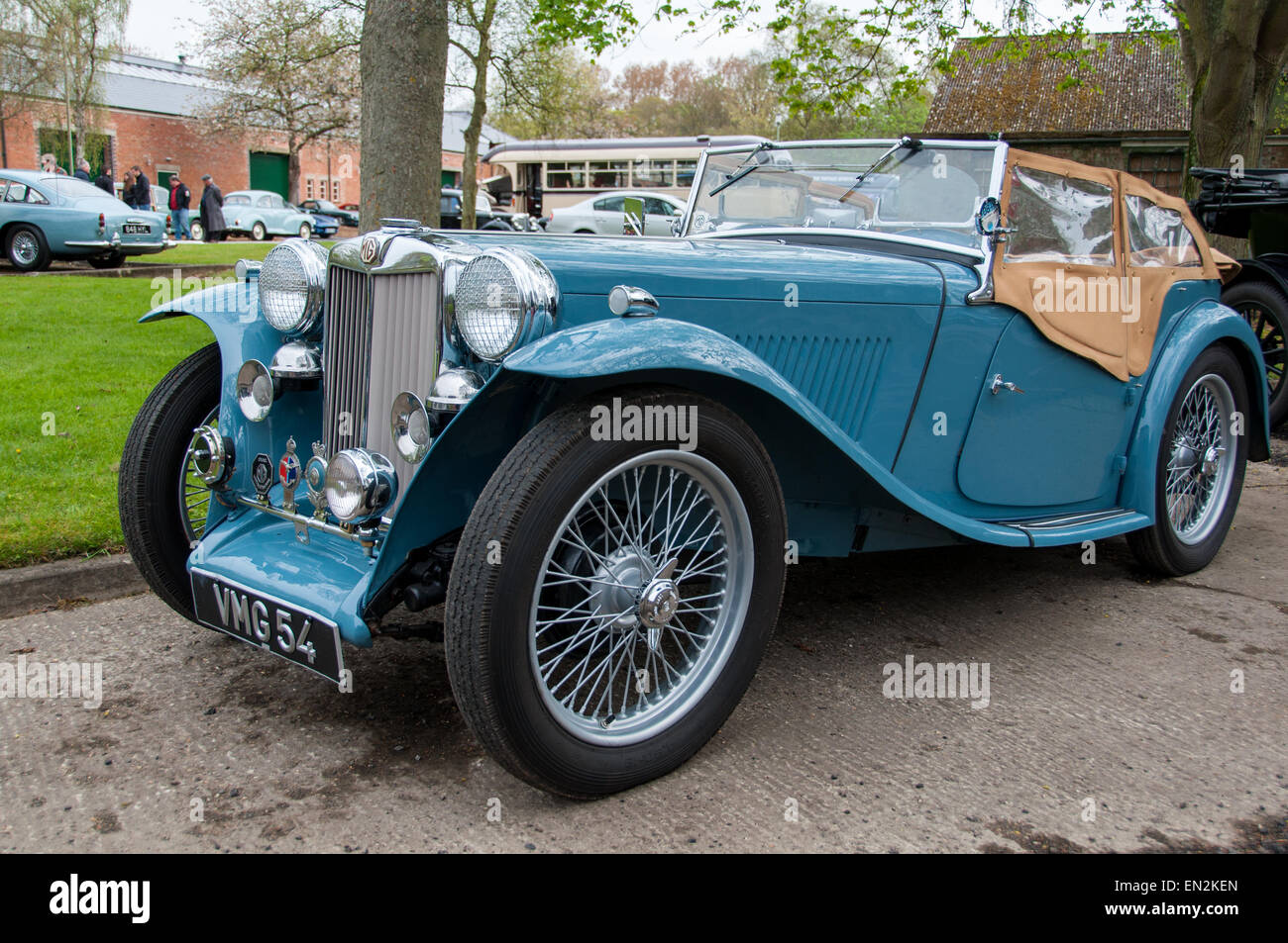 MG auto d'epoca, alla quinta Domenica Brunch Scramble a Bicester patrimonio, Oxfordshire, Inghilterra Foto Stock