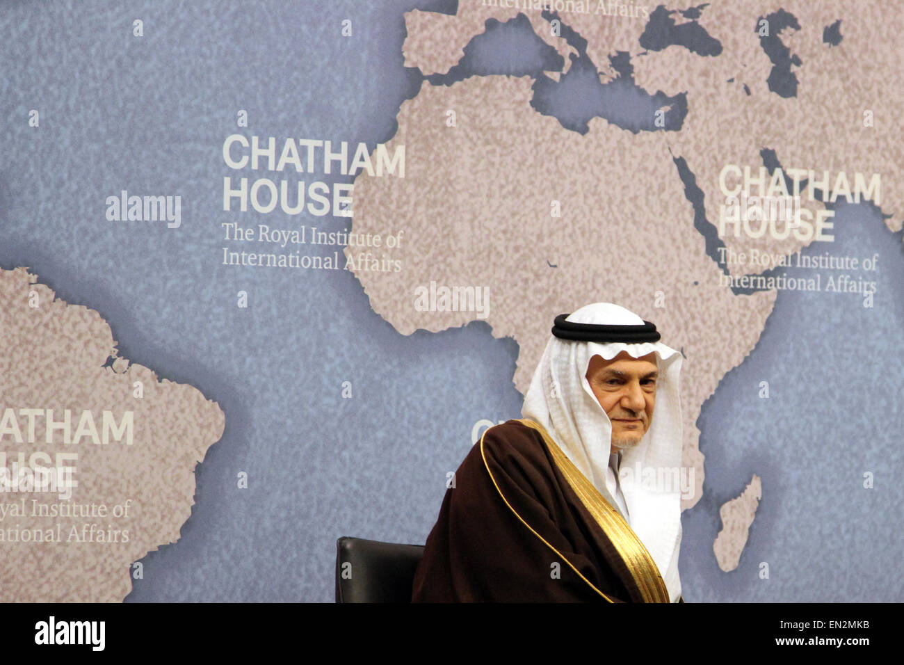 Veterano Arabia diplomat Prince Turki Bin Faisal Al Saud parlando alla Chatham House think-tank a Londra, nel Regno Unito il 18 marzo 2015 Foto Stock