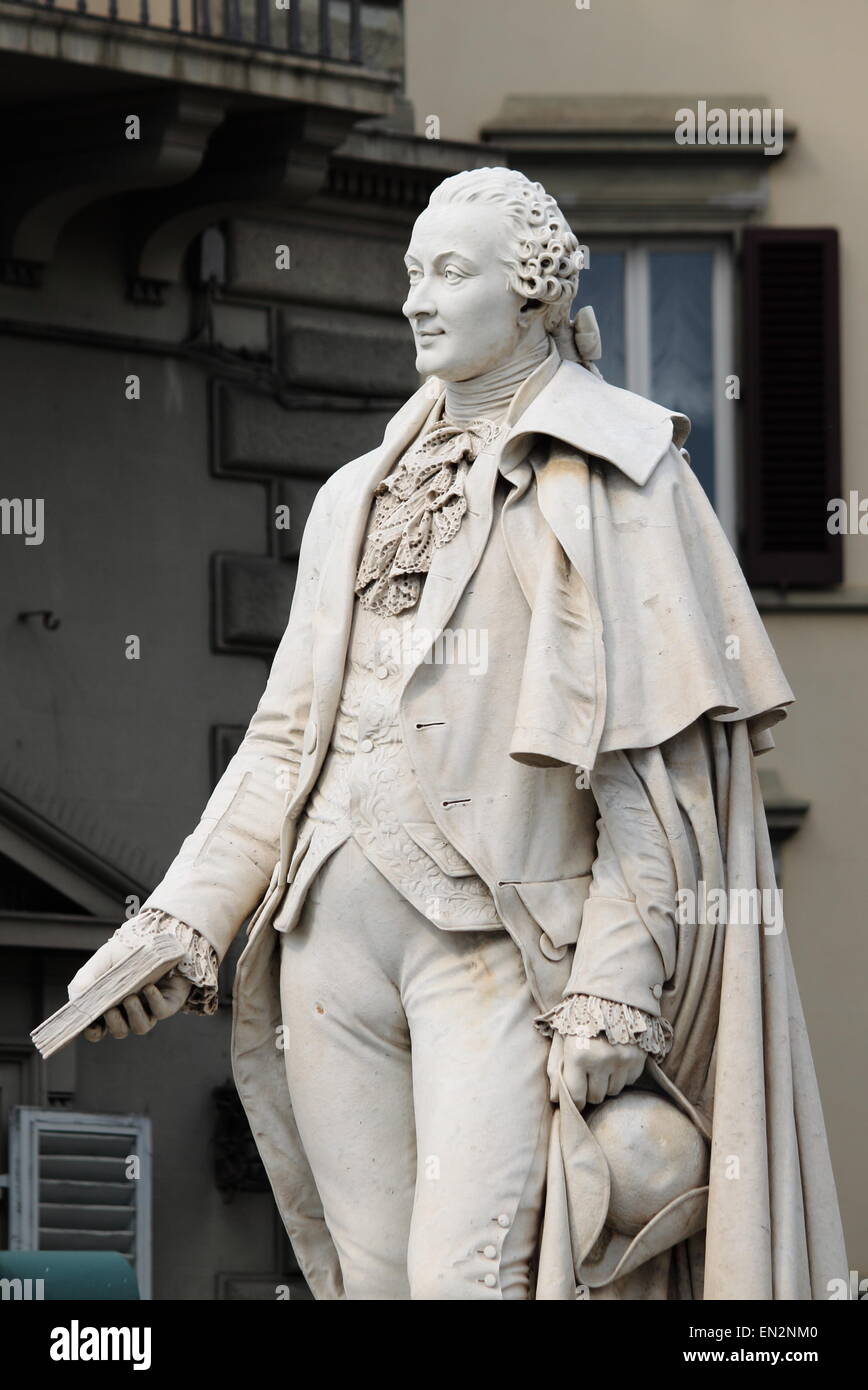 Statua del grande compositore italiano Carlo Goldoni a Firenze, Italia Foto Stock