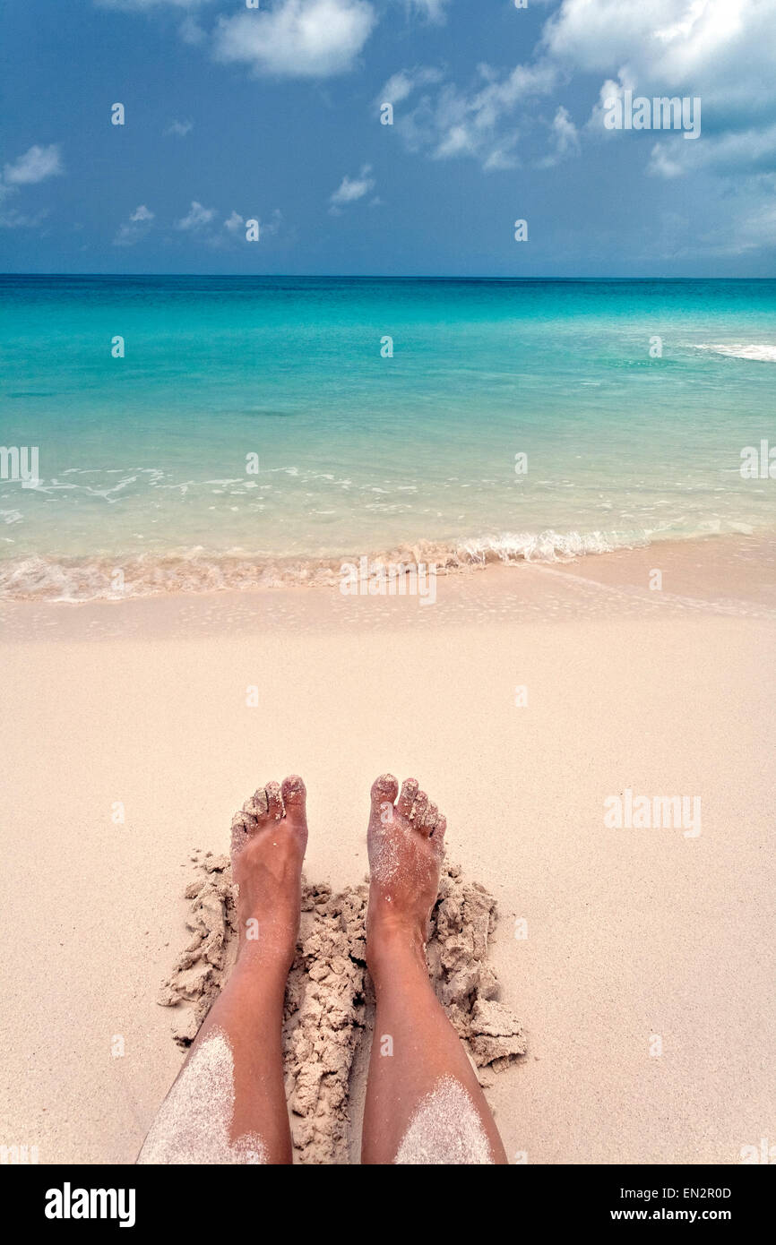 I piedi nella sabbia, dei Caraibi Foto Stock