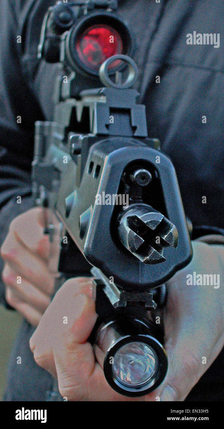 Un Heckler & Koch G36 C (: 5,56mm x 45 calibro NATO azionato a gas fucile da assalto) favorito dalla British applicazione della legge (polizia). Esso ha le dimensioni di un mitragliatore combinata con la capacità di penetrazione dei 5.56 NATO calibro. Foto Stock