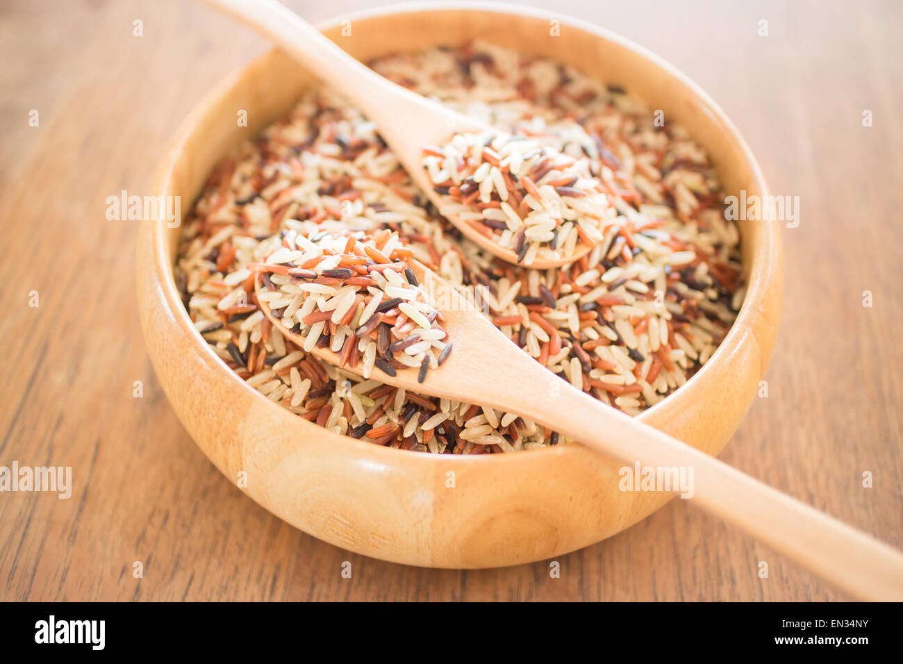 Multi grano intero di organico di riso al gelsomino Foto Stock
