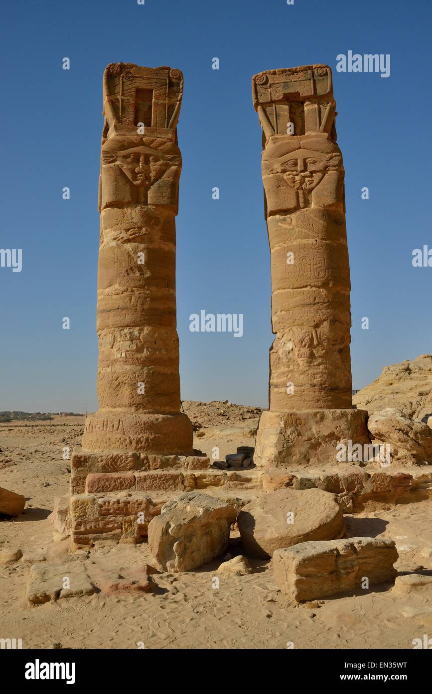 Colonne, tempio di Hathor, Gebel Barkal, Karima, stato settentrionale, la Nubia, Sudan Foto Stock