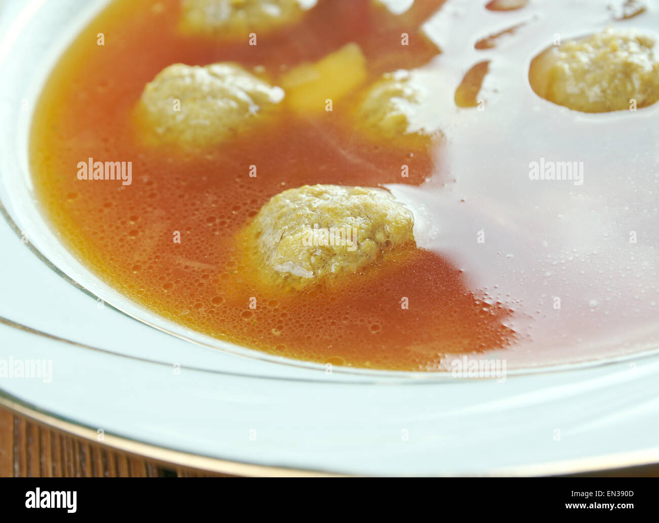 Zuppa di sveva con polpette di carne.cucina tedesca Foto Stock