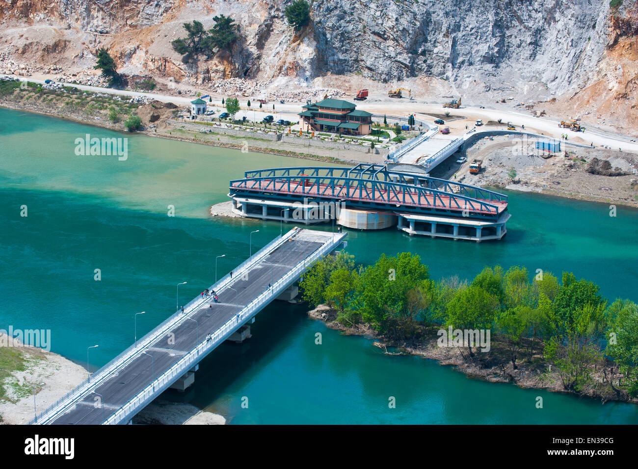 Recentemente costruita swing ponte sul fiume Buna, Shkodër, Shkodra, Albania Foto Stock