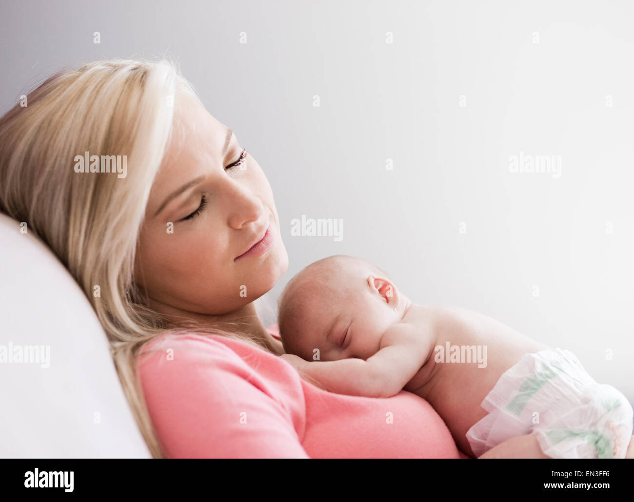 La madre e il neonato Foto Stock