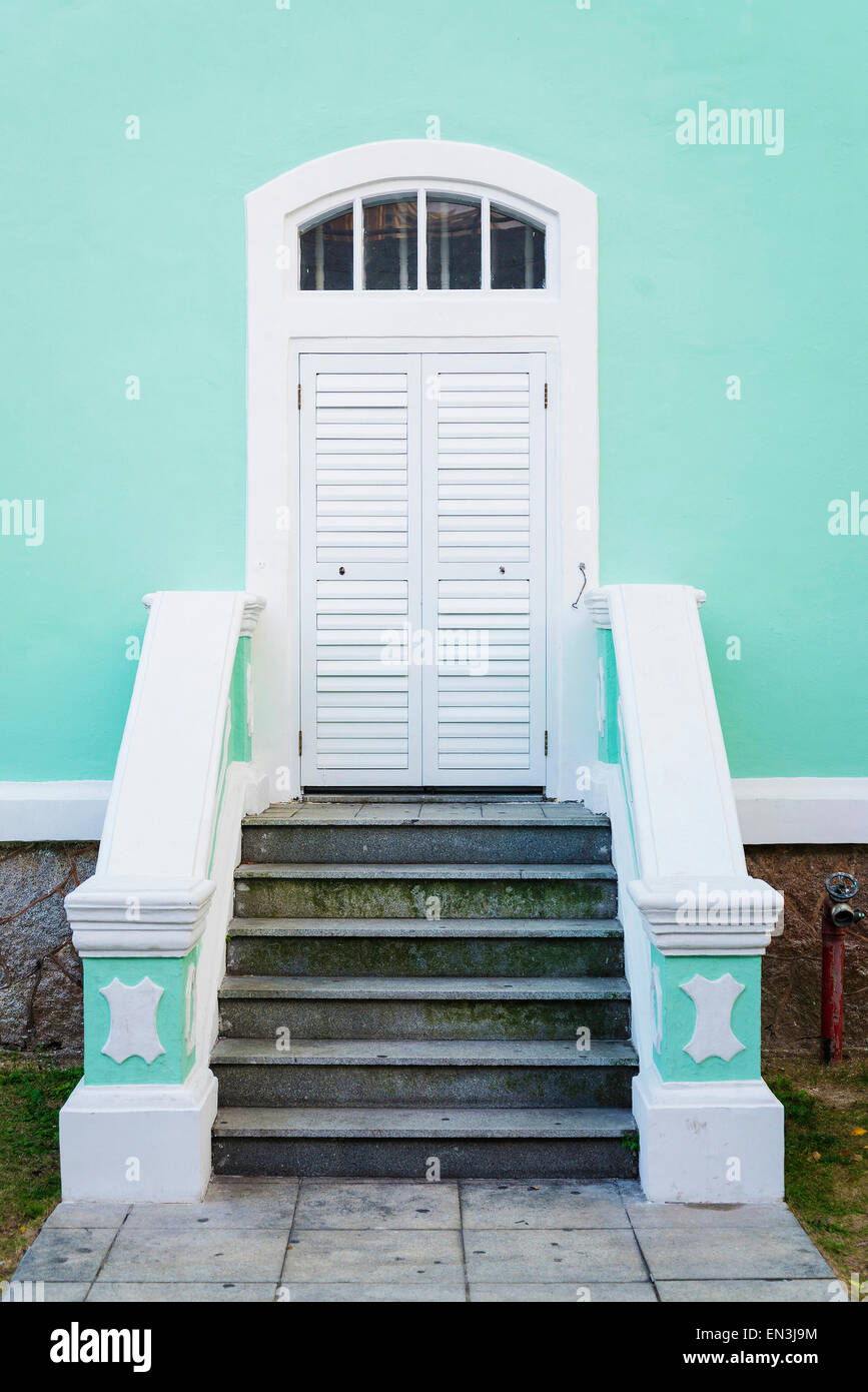 Portoghese architettura coloniale mansion porta in Macao Cina Foto Stock