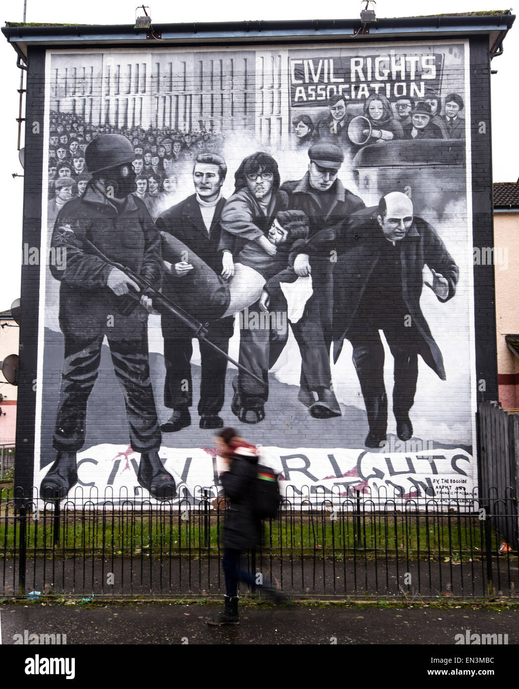 Bloody Sunday memoriali per le atrocità che si sono verificati durante i guai in una regione cattolica del London Derry in Northern Ire Foto Stock