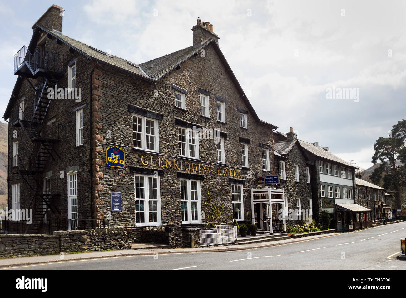 Il Glenridding Hotel e Taverna Ratchers nel villaggio di Glenridding Lake District Cumbria Regno Unito Foto Stock