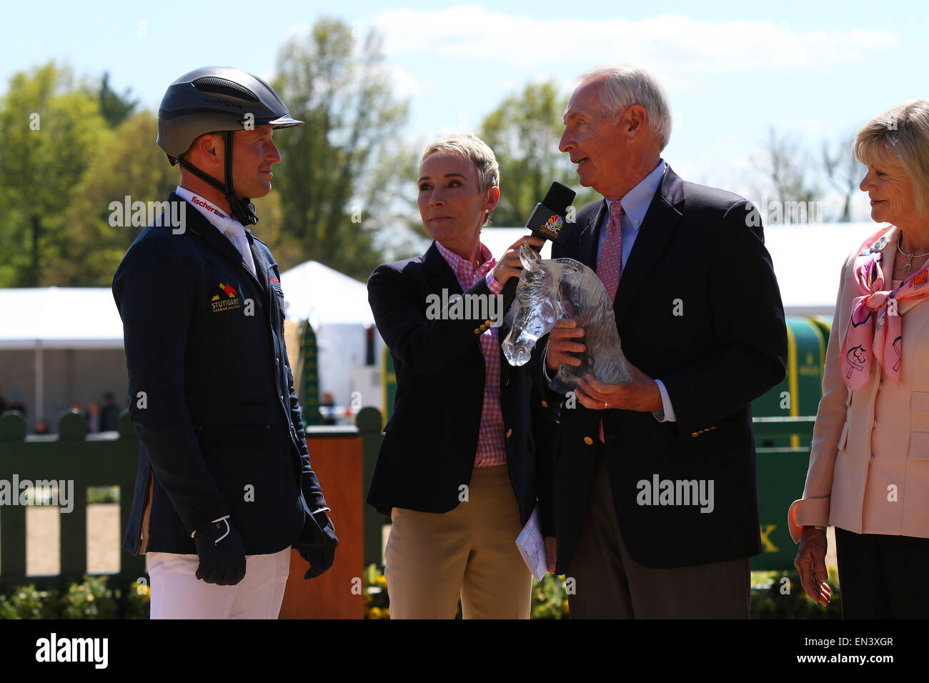 Lexington, KY, Stati Uniti d'America. 27 apr, 2015. Aprile 26, 2015: #10 Fischerrocana FST e Michael Jung dalla Germania vincere il 2015 Rolex tre giorni della manifestazione presso il Kentucky Horse Park. Candice Chavez/ESW/CSM/Alamy Live News Foto Stock