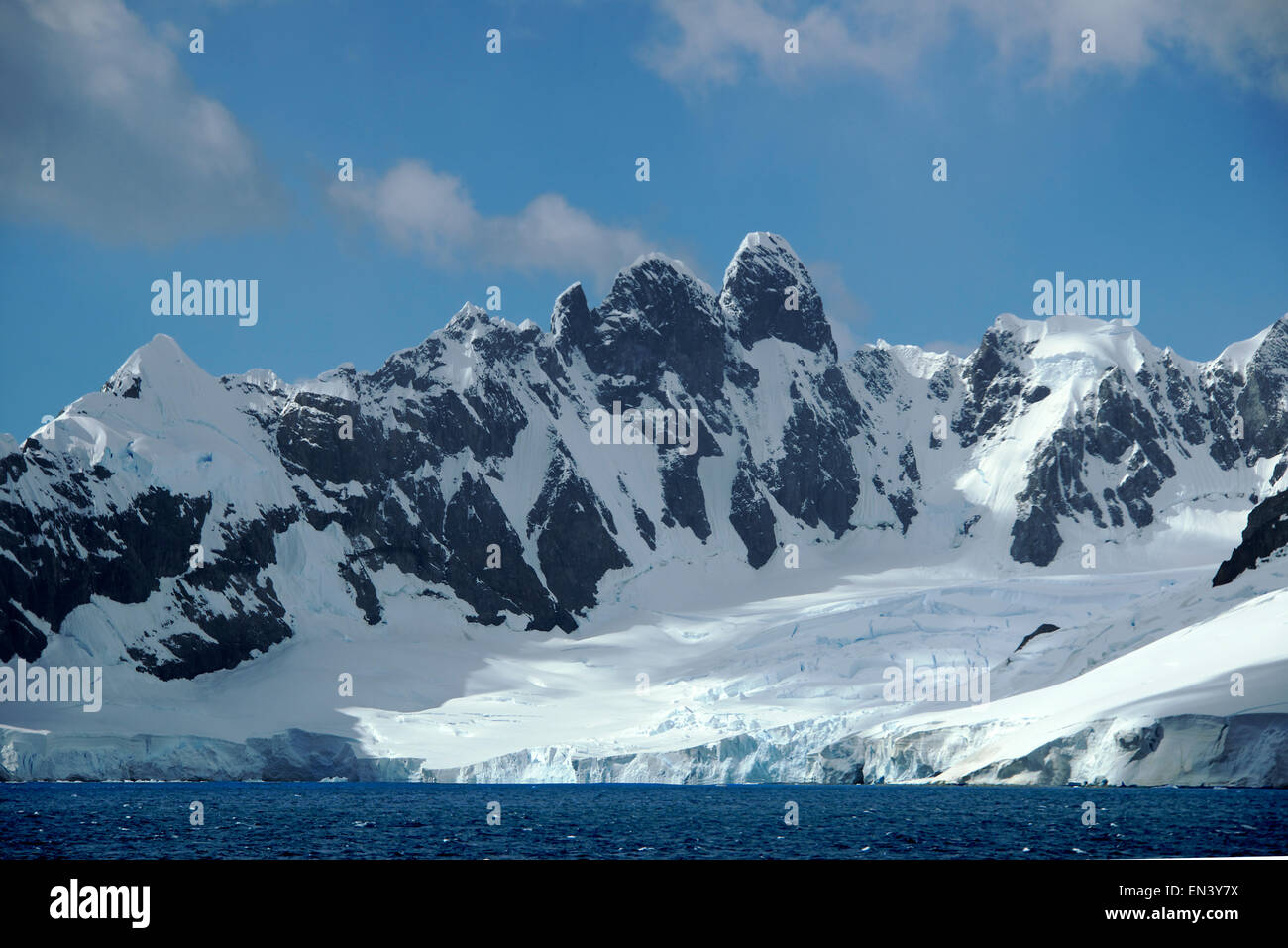 Ghiacciai e montagne Brabant Isola Penisola Antartica Antartide Foto Stock