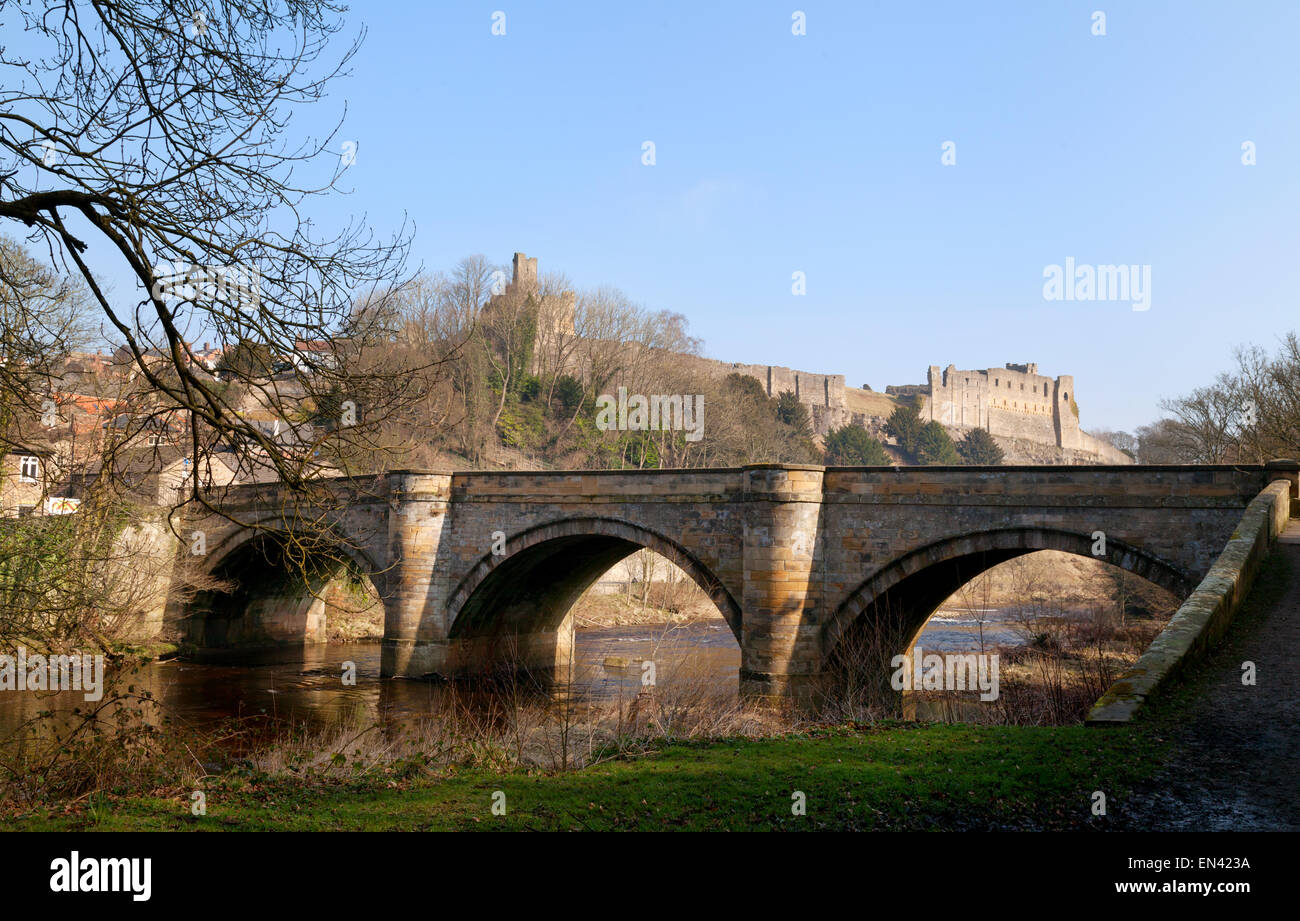 Richmond Castle, il fiume Swale e Ponte Verde, Richmond Town, North Yorkshire England Regno Unito Foto Stock