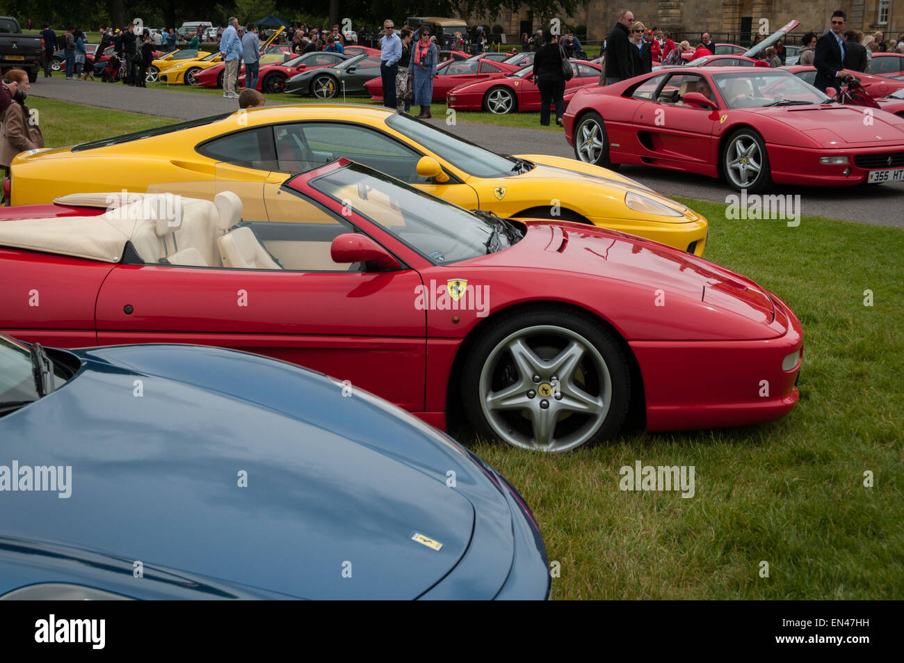 Collezione di vetture sportive italiane alla Ferrari Owners Club Rally presso il Palazzo di Blenheim, Woodstock, Oxfordshire Foto Stock