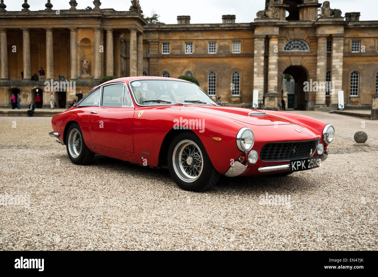 Ferrari 250 Lusso presso il Ferrari Owners Club Rally presso il Palazzo di Blenheim, Woodstock, Oxfordshire Foto Stock