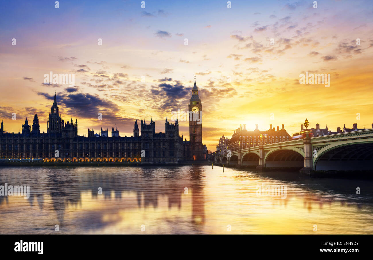 Il Big Ben e le case del parlamento al crepuscolo, London, Regno Unito Foto Stock